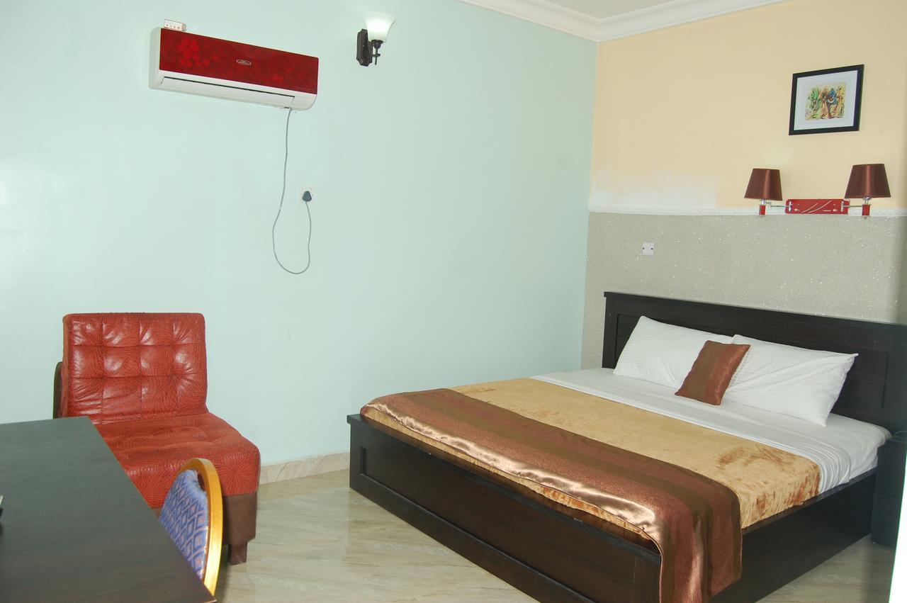 Grand Capital Hotel Акуре Экстерьер фото
