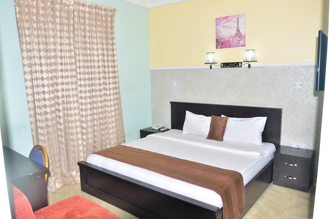 Grand Capital Hotel Акуре Экстерьер фото